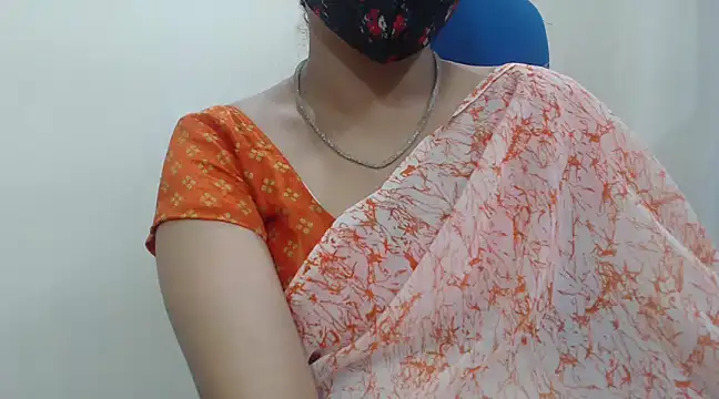 Snapshot of Lovely_Siri_23 chatting on 03/07/25, 02:12 Lovely Siri 23 online show from 03/07/25, 02:12