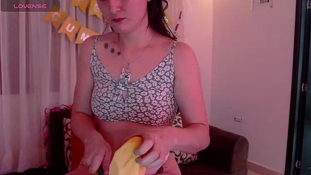 Snapshot of AlissonnFoxx chatting on 02/23/25, 01:57 AlissonnFoxx online show from 02/23/25, 01:57