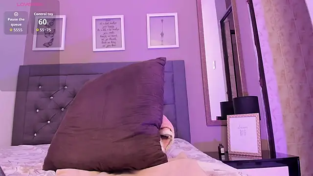 Snapshot of AlissonnFoxx chatting on 12/03/25, 08:29 AlissonnFoxx online show from 12/03/25, 08:29