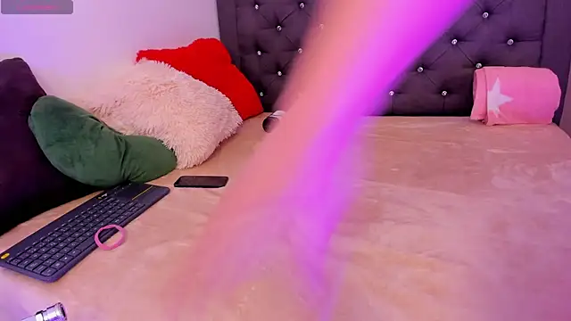 Snapshot of AlissonnFoxx chatting on 12/15/25, 09:52 AlissonnFoxx online show from 12/15/25, 09:52