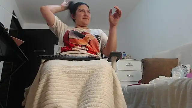 ammarahot7777 online show from 04/05/26, 03:36