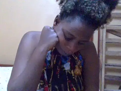 Snapshot of sweetbabra1 chatting on 03/05/25, 12:55 sweetbabra1 online show from 03/05/25, 12:55