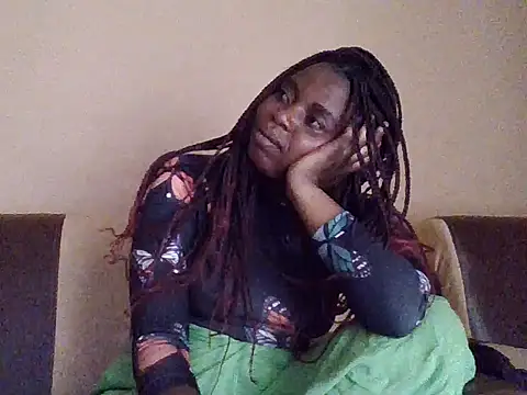 Snapshot of sweetbabra1 chatting on 10/20/25, 10:38 sweetbabra1 online show from 10/20/25, 10:38