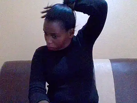 Snapshot of sweetbabra1 chatting on 11/23/25, 06:46 sweetbabra1 online show from 11/23/25, 06:46