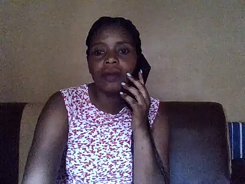 Snapshot of sweetbabra1 chatting on 12/14/25, 05:57 sweetbabra1 online show from 12/14/25, 05:57