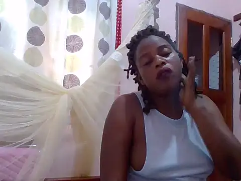 Snapshot of sweetbabra1 chatting on 06/18/26, 01:48 sweetbabra1 online show from 06/18/26, 01:48