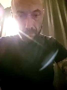 Snapshot of PIercingBoy38 chatting on 11/28/25, 09:39 PIercingBoy38 online show from 11/28/25, 09:39