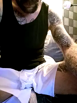 Snapshot of PIercingBoy38 chatting on 01/15/26, 05:38 PIercingBoy38 online show from 01/15/26, 05:38