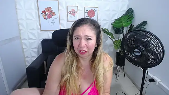 Valentinaa mature online show from 02/20/25, 02:40