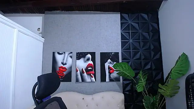 Valentinaa mature online show from 04/20/26, 10:55