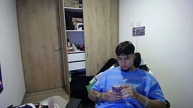 Snapshot of matias_bianco chatting on 10/31/25, 07:53 matias bianco online show from 10/31/25, 07:53