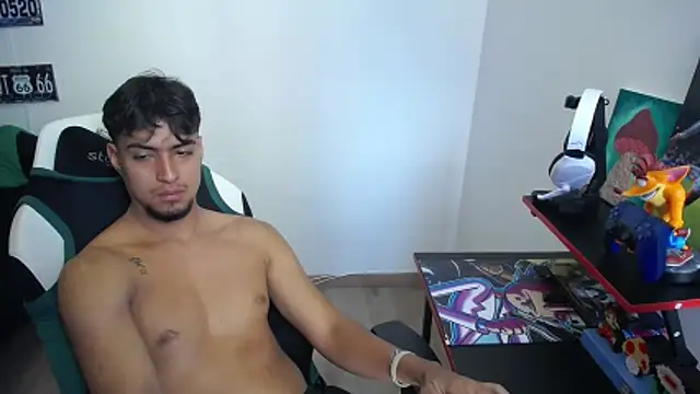 Snapshot of matias_bianco chatting on 11/22/25, 04:28 matias bianco online show from 11/22/25, 04:28