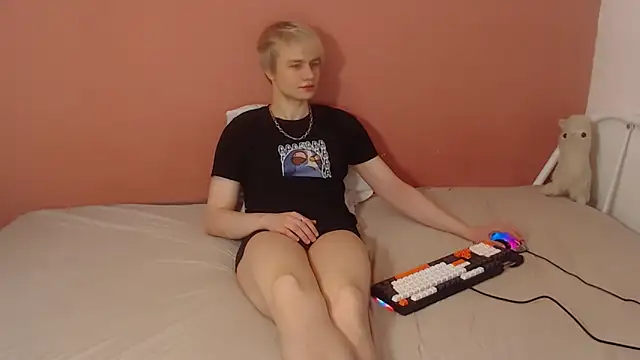 Oliver sweet  online show from 04/14/26, 01:00