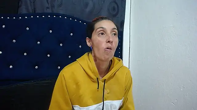 anyu1306 online show from 01/11/25, 02:09