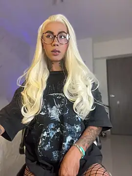 Miss sagitario online show from 04/23/26, 12:15