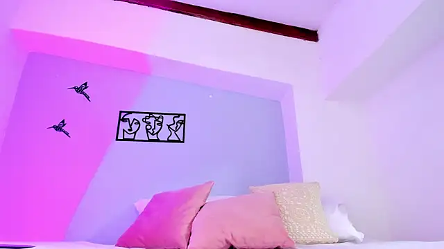 Laura Torres18 online show from 02/13/25, 08:45