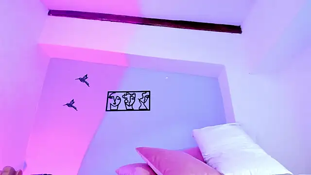 Laura Torres18 online show from 02/15/25, 12:26