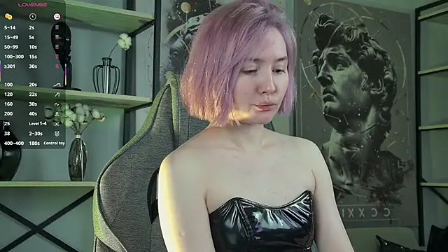 ReiYosimoto online show from 10/27/25, 03:49