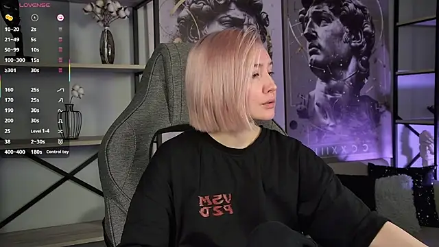 ReiYosimoto online show from 11/26/25, 03:35