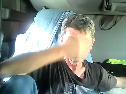 Snapshot of czarek888 chatting on 09/13/25, 01:33 czarek888 online show from 09/13/25, 01:33