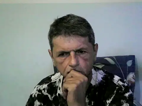 Snapshot of czarek888 chatting on 06/20/26, 07:38 czarek888 online show from 06/20/26, 07:38