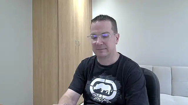 BrettJ81 online show from 11/12/25, 03:23