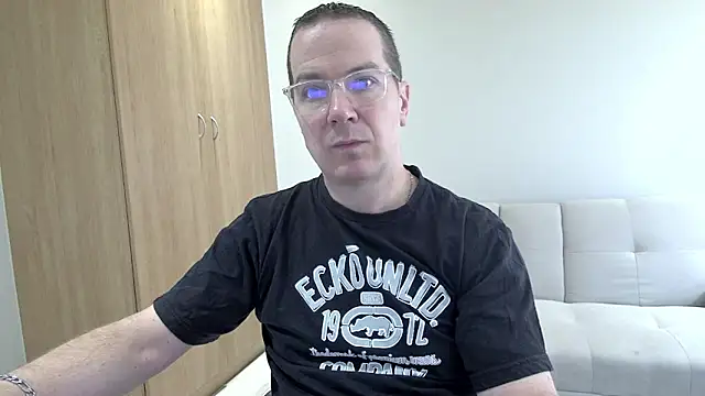 BrettJ81 online show from 04/03/26, 06:33