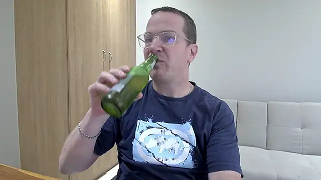 BrettJ81 online show from 04/20/26, 02:53