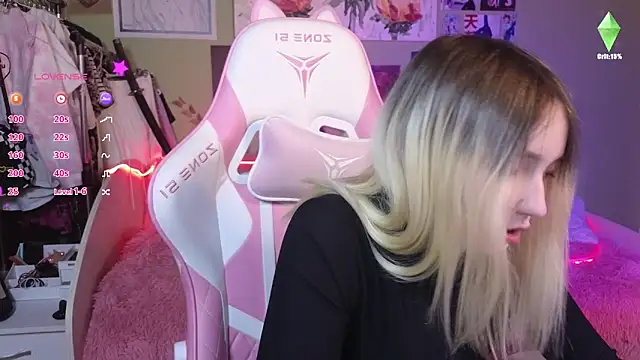 Evie Ro online show from 12/16/24, 09:20