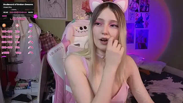 Evie Ro online show from 02/18/25, 04:15