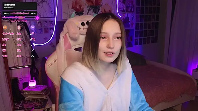 Evie Ro online show from 09/24/25, 10:46