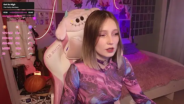 Evie Ro online show from 10/24/25, 08:16