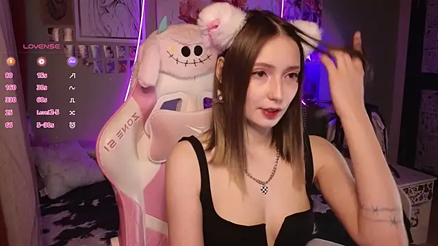 Evie Ro online show from 04/04/26, 09:45