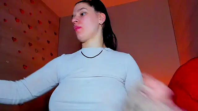 Laya Moon online show from 02/06/26, 12:41