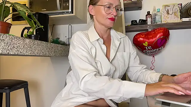 mommy nadin online show from 02/24/25, 11:41