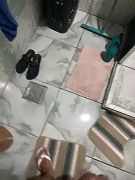 Snapshot of gui6789b chatting on 02/14/25, 02:39 gui6789b online show from 02/14/25, 02:39