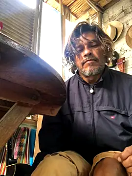 Snapshot of kvr27 chatting on 10/25/25, 12:45 kvr27 online show from 10/25/25, 12:45