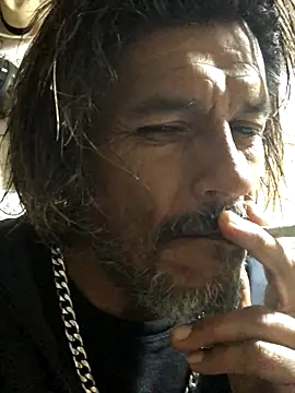 Snapshot of kvr27 chatting on 11/05/25, 12:21 kvr27 online show from 11/05/25, 12:21