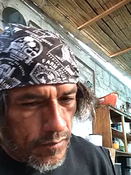 Snapshot of kvr27 chatting on 11/15/25, 11:18 kvr27 online show from 11/15/25, 11:18