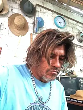 Snapshot of kvr27 chatting on 12/16/25, 12:21 kvr27 online show from 12/16/25, 12:21