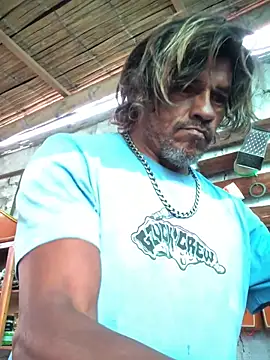 Snapshot of kvr27 chatting on 12/18/25, 12:00 kvr27 online show from 12/18/25, 12:00