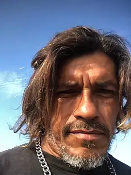 Snapshot of kvr27 chatting on 02/25/26, 01:21 kvr27 online show from 02/25/26, 01:21