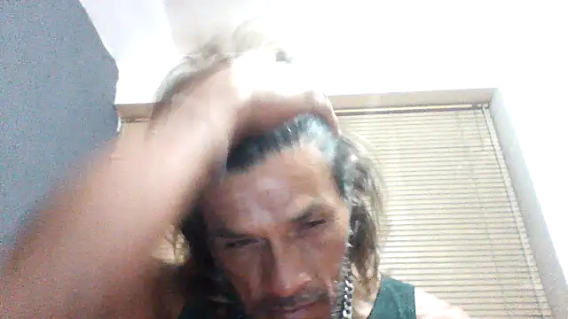 Snapshot of kvr27 chatting on 05/16/26, 01:02 kvr27 online show from 05/16/26, 01:02