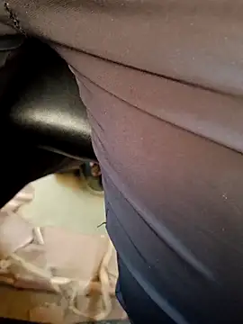 u wan me online show from 10/14/25, 05:19