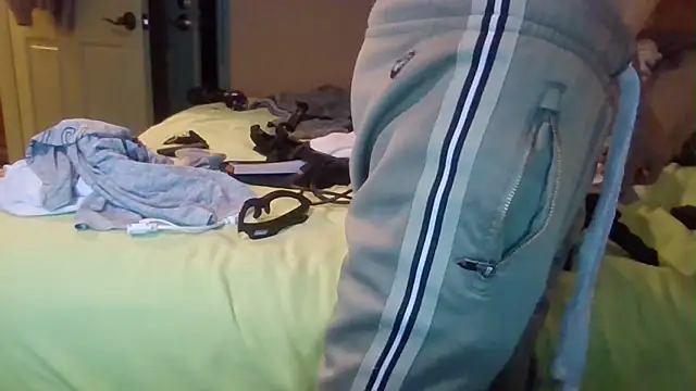 leahcimnikral online show from 12/17/25, 07:58