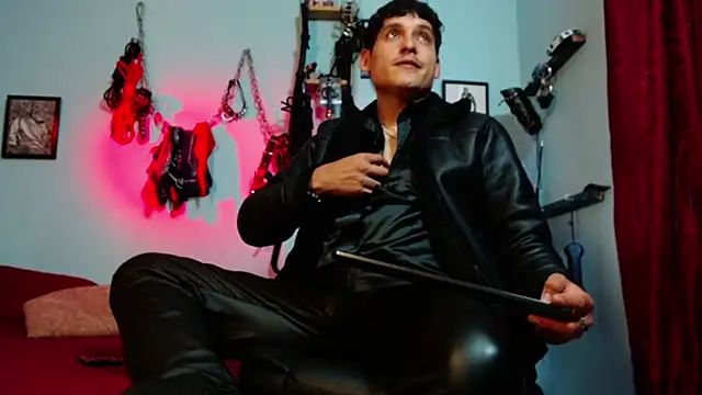 dom2travelersss online show from 04/16/26, 07:47