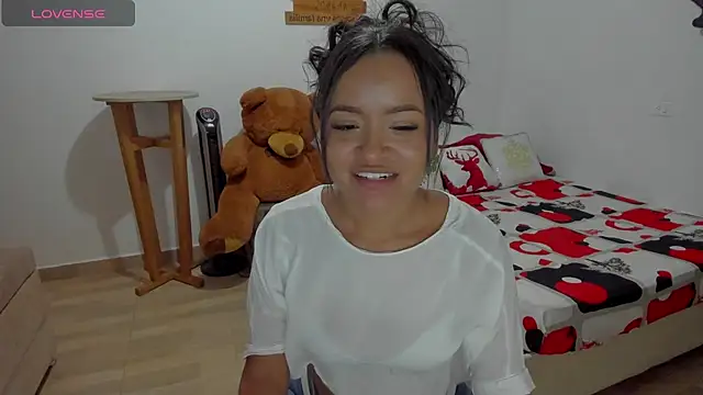 Snapshot of divahotxx_69 chatting on 07/20/26, 03:43 divahotxx 69 online show from 07/20/26, 03:43