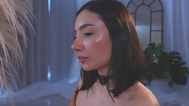 AmyArmstrong online show from 11/17/25, 09:31