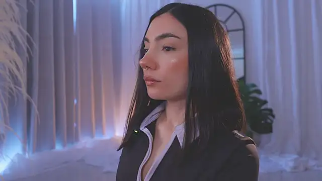 AmyArmstrong online show from 11/23/25, 02:50