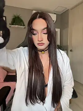 Snapshot of DaniDusan_ chatting on 05/01/26, 08:35 DaniDusan online show from 05/01/26, 08:35